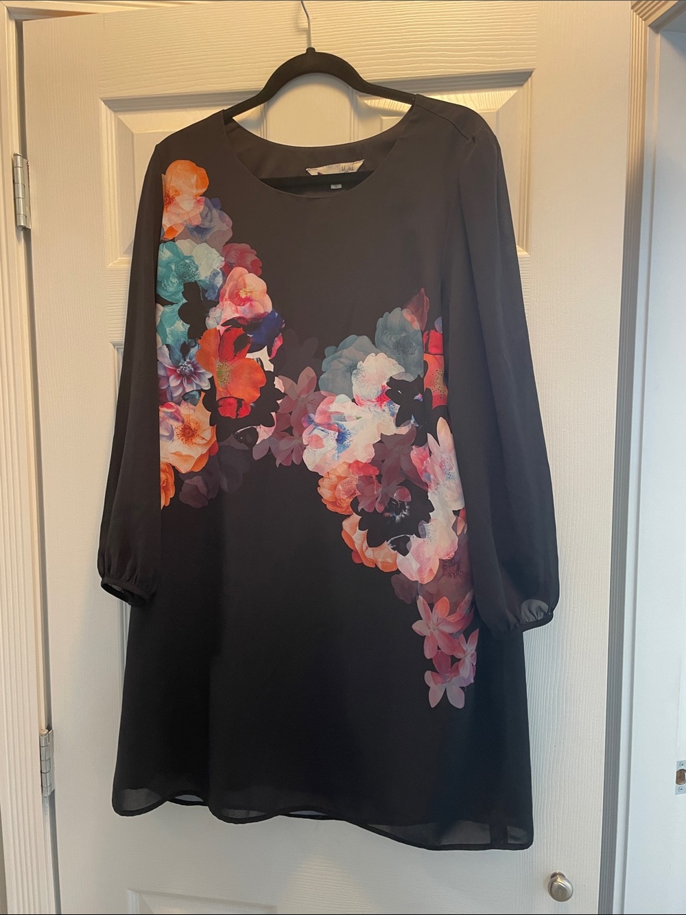 Umi Black Floral Long-Sleeve Shift Dress